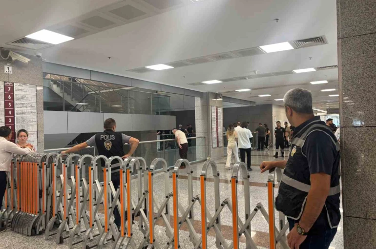 İstanbul Adalet Sarayı’nda hırsızlık zanlısı intihar etti