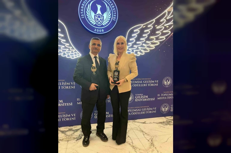 İstanbul Gelişim Üniversitesi 11. Toplumsal Gelişim ve Medya Ödülleri sahiplerini buldu