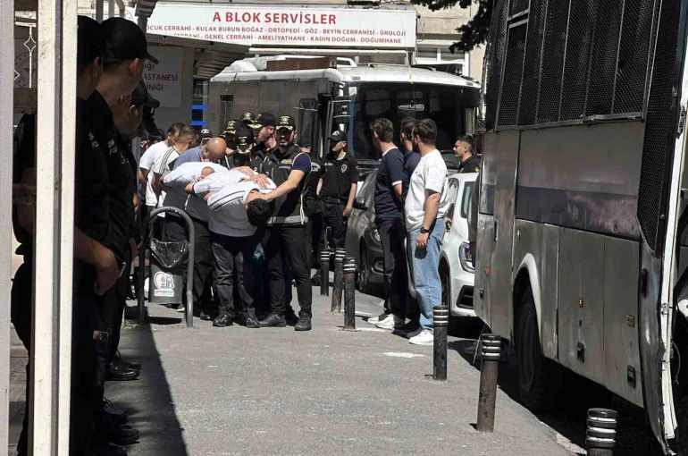 İstanbul merkezli 7 ilde düzenlenen suç örgütü operasyonununda gözaltına alınan 45 şüpheli adliyeye sevk edildi