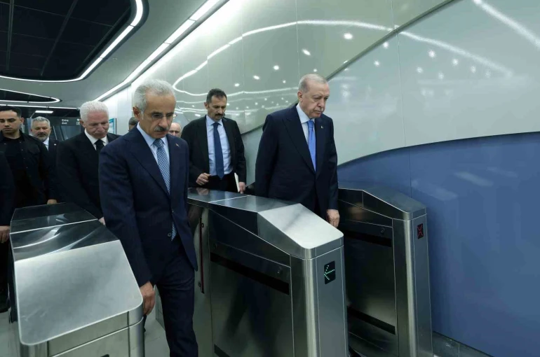 İstanbul’a nefes aldıracak proje açılıyor: Cumhurbaşkanı Erdoğan törenin yapılacağı alana metroyla gitti