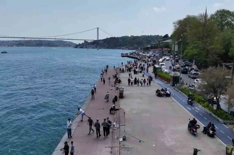 İstanbul’da güneşi gören sahile koştu