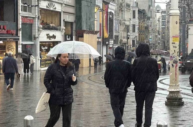 İstanbul’da soğuk hava ve yağmur etkili oluyor