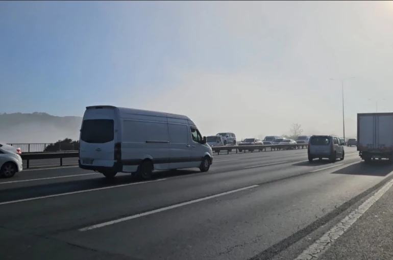 İstanbul’da yoğun sis: Boğaz hattı trafiğe kapatıldı