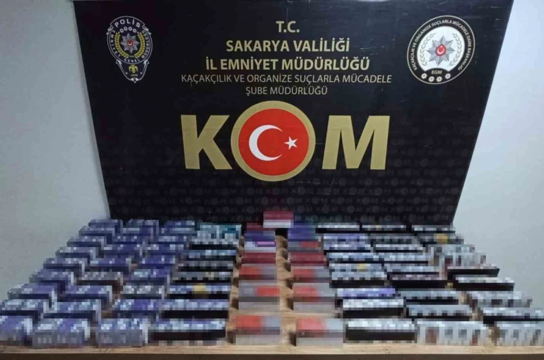 İstanbul’dan getirdikleri 16 bin elektronik sigarayla Sakarya’da yakalandılar