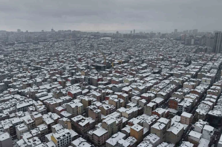 İstanbul’dan kar manzaraları havadan görüntülendi
