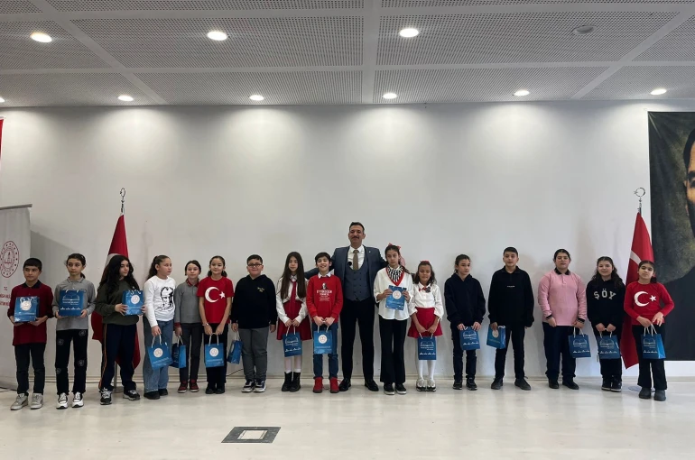 İstiklal Marşı Güzel Okuma Yarışması’nda il birincisi Kula’dan 