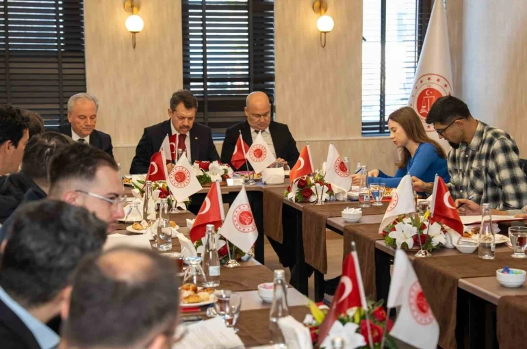 İzmir Adliyesinin 2025 bilançosu açıklandı: Karar sayısında büyük artış