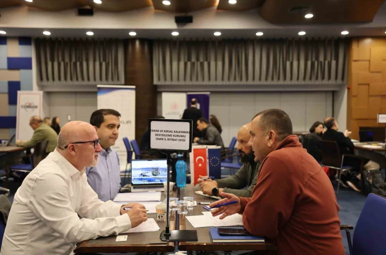 İzmir Ticaret Odası, 8 önemli kurumu üyeleri ile ayı masada buluşturdu