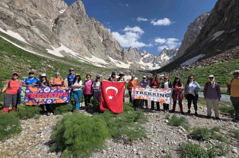 İzmir Trekking Kulübü’nden Hakkari’ye doğa çıkarması