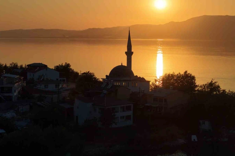İzmir ve Çanakkale’ye rakip oldu: Elazığ’da kartpostallık gün batımı 