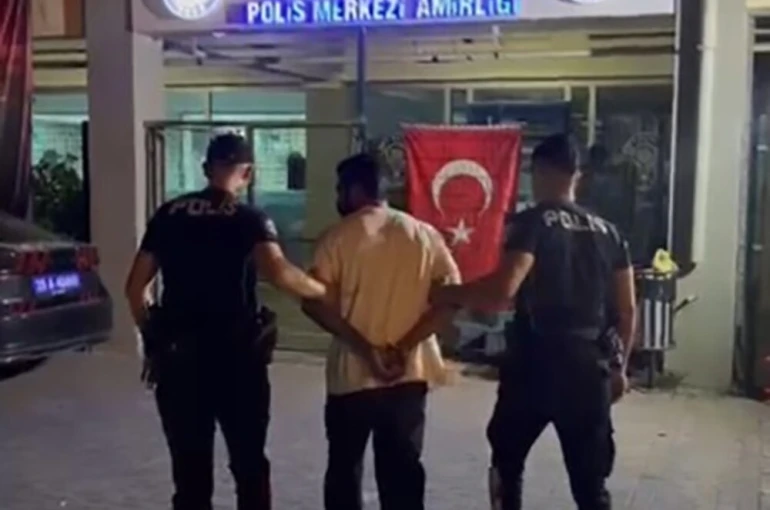 İzmir’de 18 yıl 9 ay hapis cezasıyla aranan firari yakalandı
