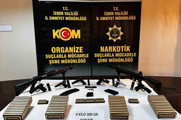 İzmir’de 4 kilonun üzerinde kokain ele geçirildi