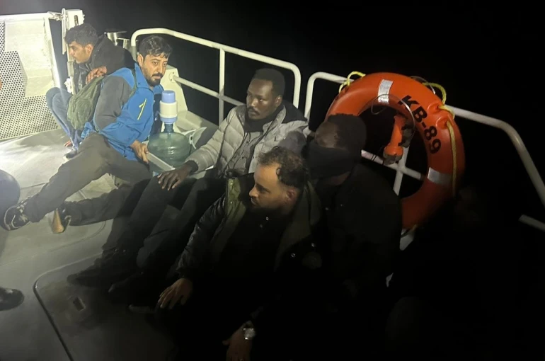 İzmir’de 66 düzensiz göçmen yakalandı 