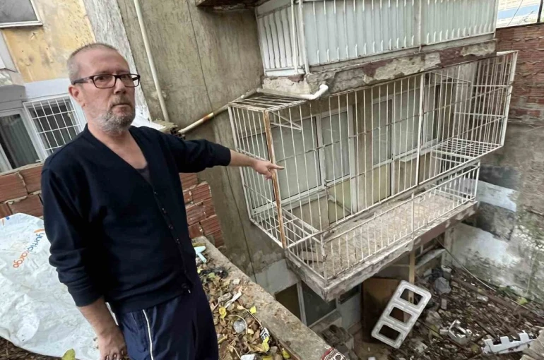 İzmir’de apartmanda ‘çöp ev’ isyanı
