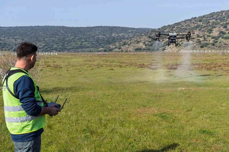 İzmir’de kurban pazarlarında ’organik’ ve ’dron’lu ilaçlama