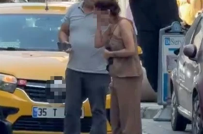 İzmir’de taksici ile vatandaş arasındaki ’güzergah’ kavgası kamerada