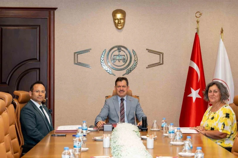 İzmir’de tutuklu kadın ve çocuklar için anlamlı protokol