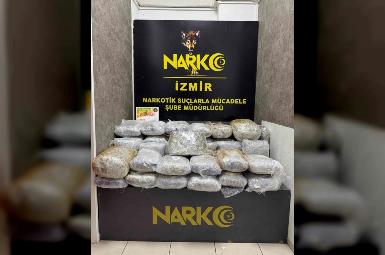 İzmir’de uyuşturucu operasyonu: 65 kilo skunk ele geçirildi