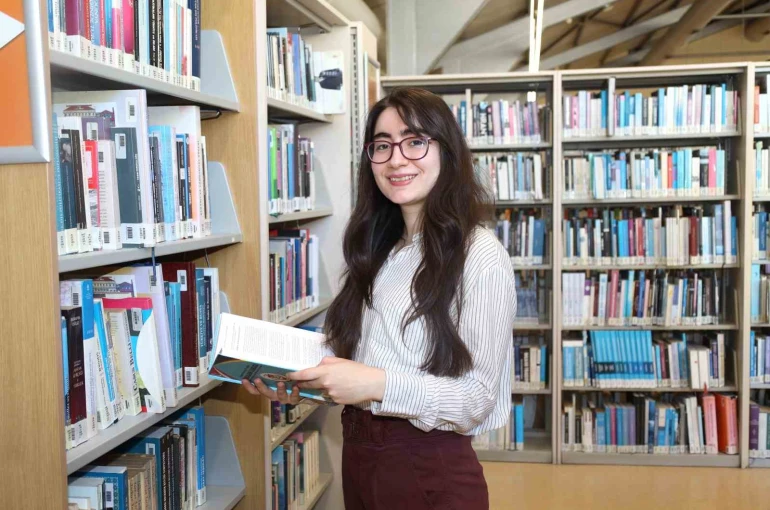 İzmirli Berra’nın ‘Oxford’ gururu