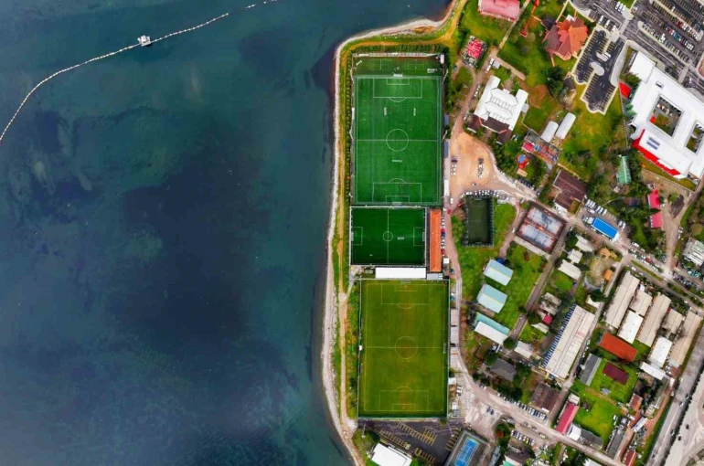 İzmit’te sahil şeridi eğitim, spor ve sosyal projelerle yeniden şekilleniyor