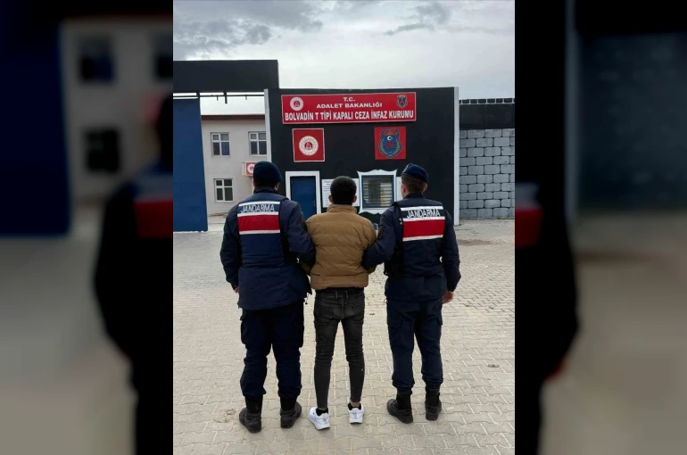 Jandarma aranan 50 kişiyi gözaltına aldı