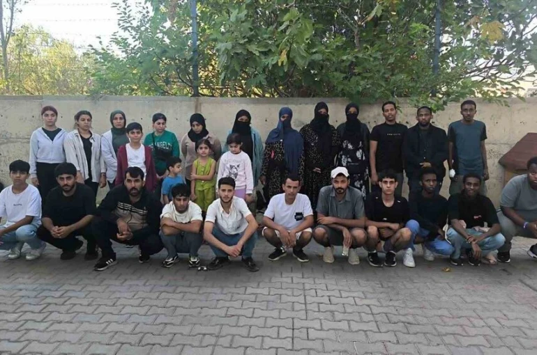 Jandarma operasyonunda 28 düzensiz göçmen yakalandı