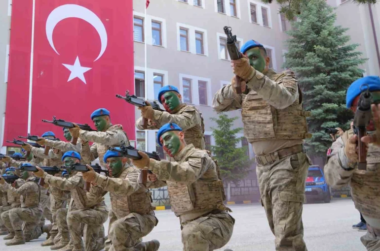 Jandarma Teşkilatının 187’nci yılı Bayburt’ta tüfekli gösteriyle kutlandı