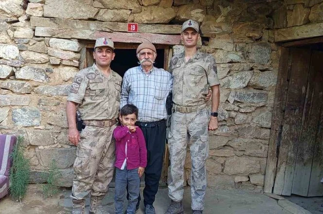 Jandarma, Yaşlılar Gününde köylerdeki büyükleri unutmadı