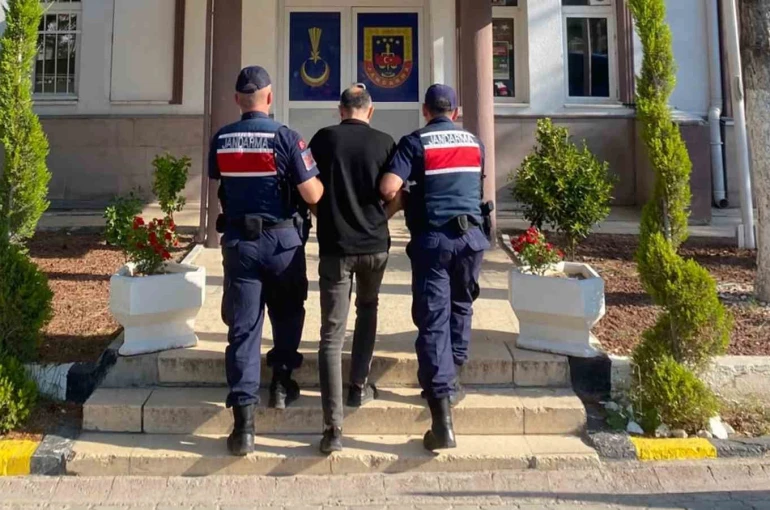 Jandarmadan firari 5 hükümlüye operasyon: 61 yıl hapis cezası bulunan da yakalandı 
