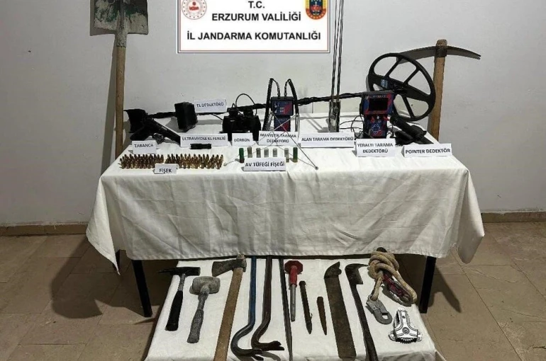 Jandarmadan kaçak kazı yapan şahıslara yönelik operasyon