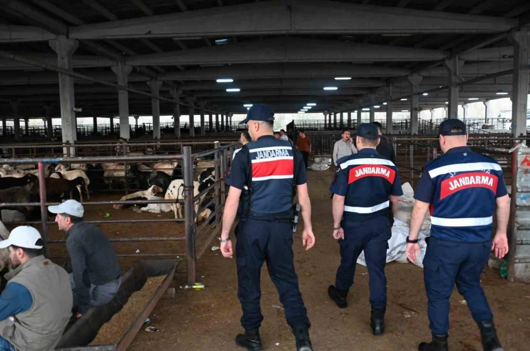 Jandarmadan kurban pazarlarında dron destekli denetim