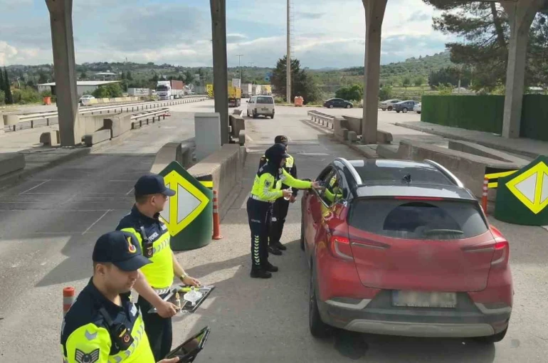 Jandarmadan otoyolda bayram denetimi