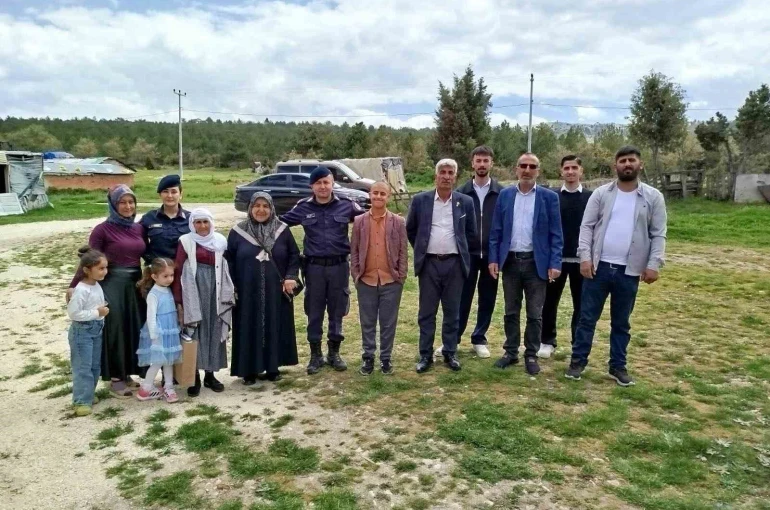 Jandarmadan şehit ve fedakar annelere yürek ısıtan dokunuş