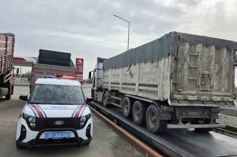 Jandarmadan tonaj uygulaması: 2 araca 120 bin lira ceza kesildi