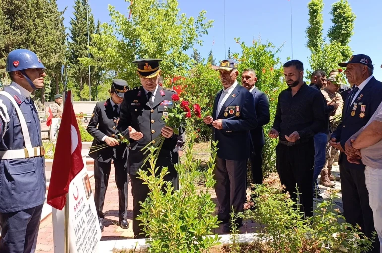 Jandarmanın 187’nci kuruluş yıl dönümünde şehitlik ziyaret edildi