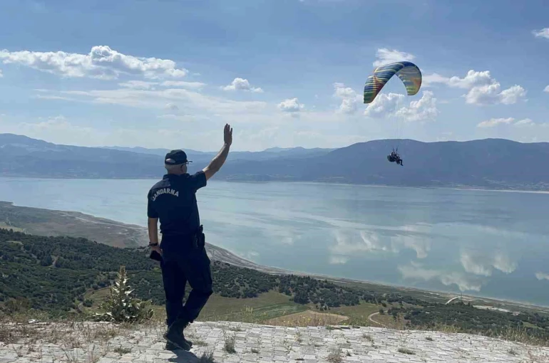 Jandarmanın 187’nci yılı Burdur semalarında kutlandı