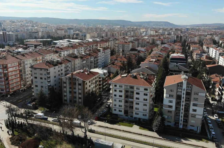 Jeopolitik gelişmeler ve altının yükselişi emlak piyasasını etkiledi