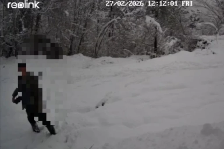 Kaçak avlanan şahıs fotokapana yakalandı