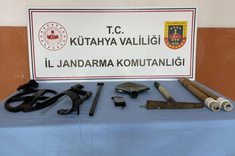 Kaçak kazı malzemeleri ele geçirildi, 2 şüpheli yakalandı