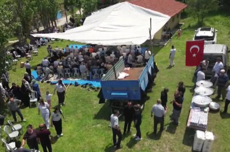 Kadıncık Mahallesi’nde yağmur ve şükür duası yapıldı