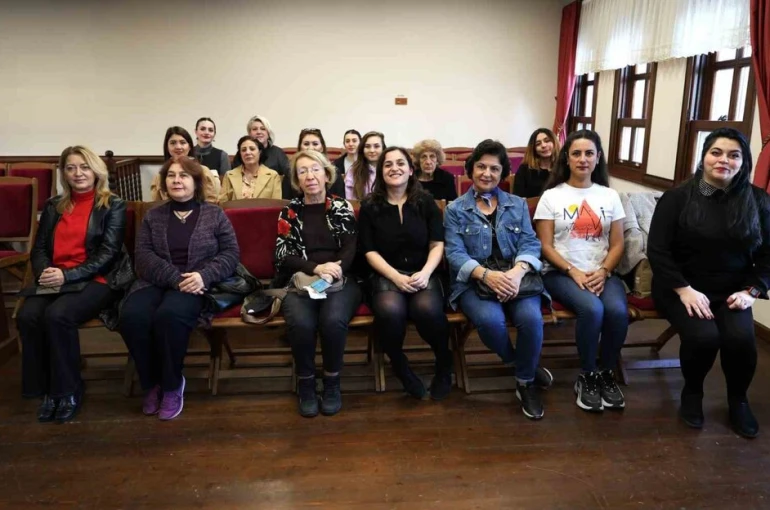 Kadınlar şiddetin türlerini Osmangazi’de öğrendi
