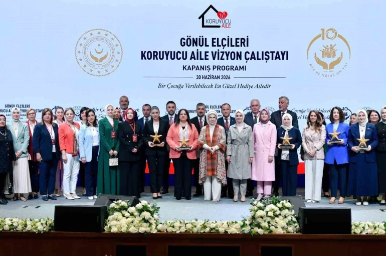 Kahramanmaraş’a koruyucu aile hizmetlerinde "Kalabalık Aile Özel Ödülü"