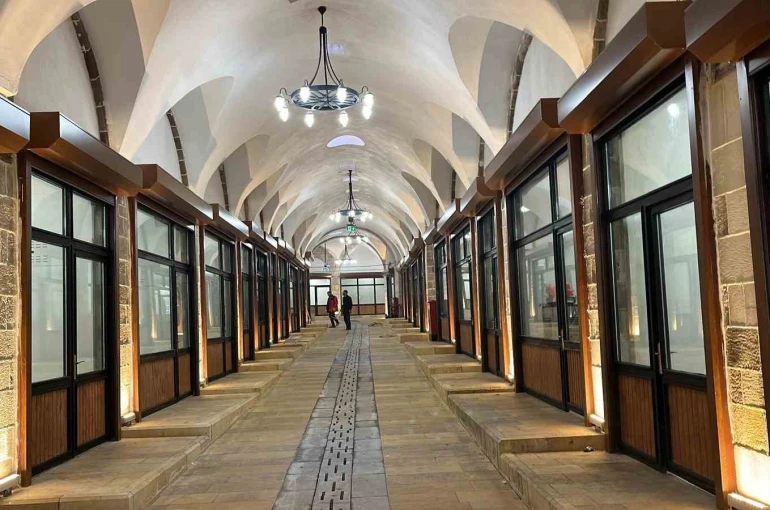 Kahramanmaraş’ta 526 yıllık Tarihi Çarşı’da 140 iş yerinin restorasyonu tamamlandı