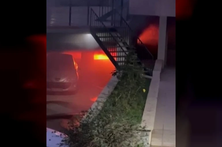 Kahramanmaraş’ta elektrikli otomobil alev alev yandı