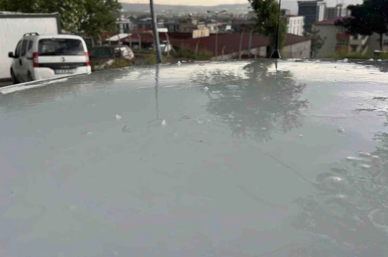 Kahramanmaraş’ta kısa süreli dolu etkili oldu