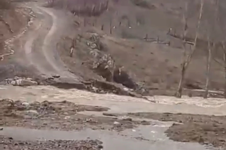 Kahramanmaraş’ta sağanak taşkınlara neden oldu