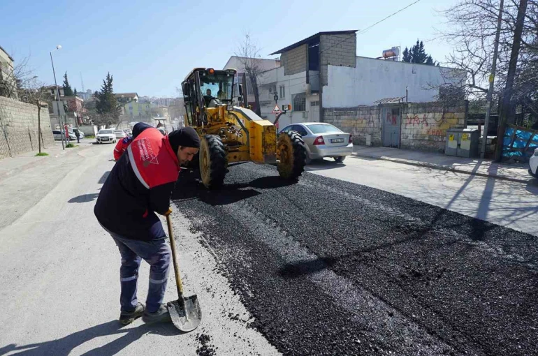 Kahramanmaraş’ta yol onarım ve yapım çalışmaları