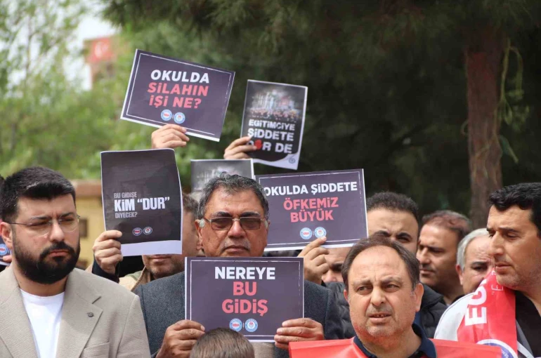 Kahramanmaraş’taki olayda vefat eden Turgutlulu öğretmen Ayla Kara ve öğrenciler için dua edildi