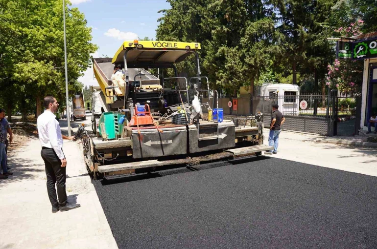 Kahta’da yol ve asfalt seferberliği sürüyor