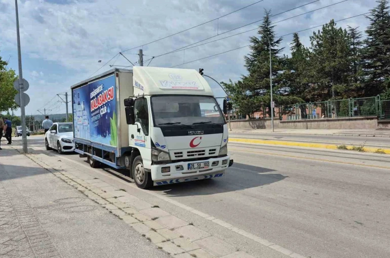 Kalabak su kamyonunun çarptığı 9 yaşındaki çocuk ağır yaralandı